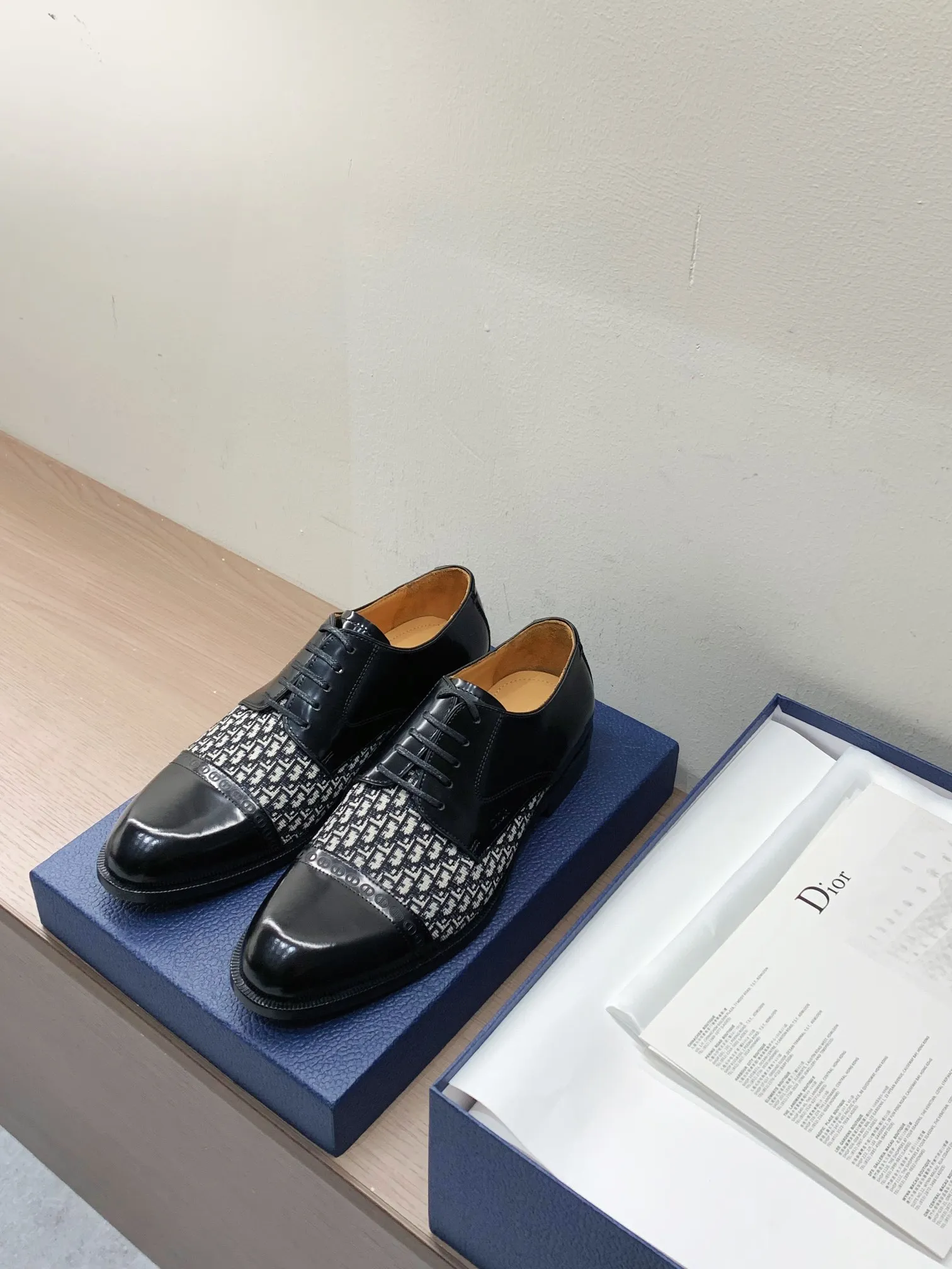 [Dior] Top P: 960💰 Standard code 39-44 (38.45.46 custom-made, non-returnable and non-exchangeable) Dior Dior's latest high-end men's boutique casual leather shoes, imported cowhide upper, water-dyed cowhide lining, imported leather outsole, perfect details are impeccable.